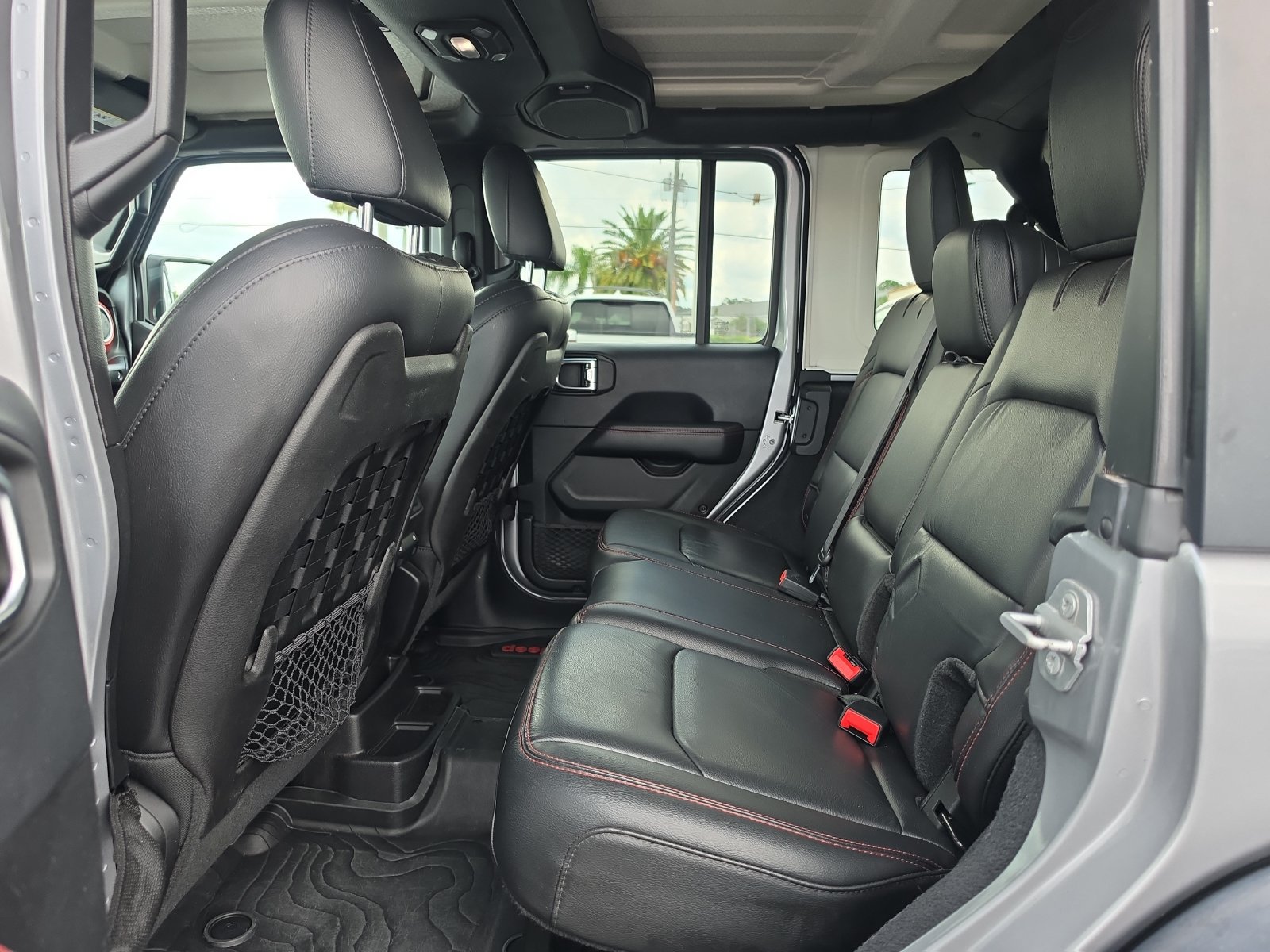 Used 2018 Jeep Wrangler Unlimited Rubicon AWD/4WD image 13