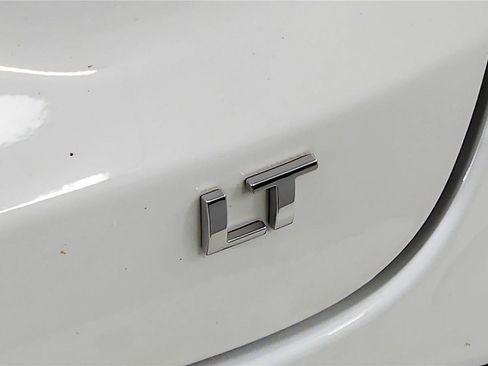 Used 2025 Chevrolet Trax LT w/ Driver Confidence Package FWD image 17