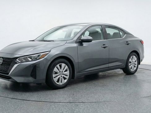 Used 2025 Nissan Sentra S image 3