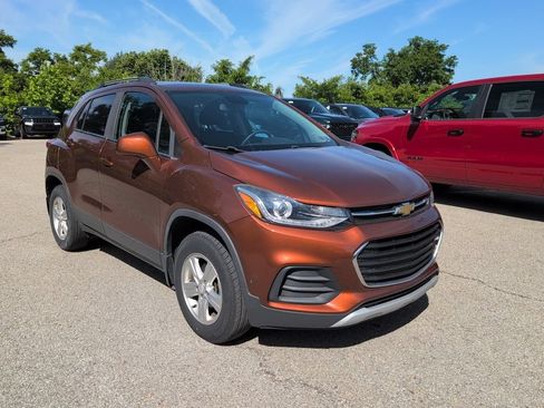 Used 2019 Chevrolet Trax LT w/ LPO, Protection Package AWD/4WD image 1