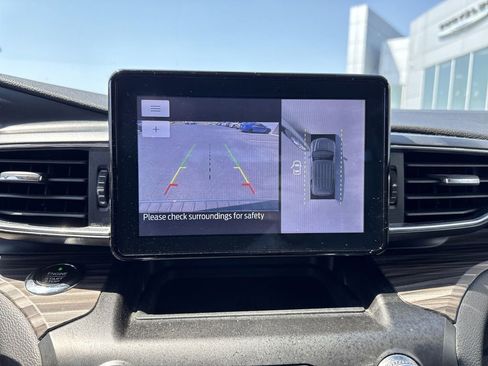 Used 2020 Ford Explorer Limited image 17