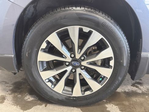Used 2017 Subaru Outback 2.5i Limited image 9