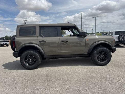New 2026 Ford Bronco Badlands image 14