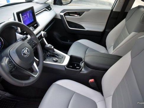 Used 2024 Toyota RAV4 XLE Premium image 8