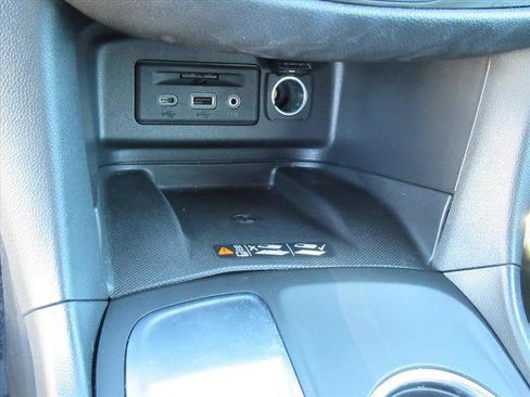 Used 2019 Chevrolet Equinox Premier image 26