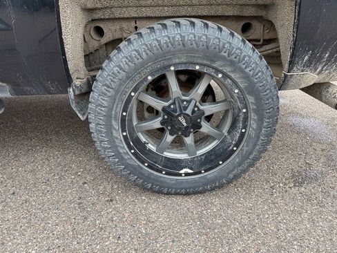 Used 2017 Chevrolet Silverado 1500 LTZ Z71 w/ Realtree Edition AWD/4WD image 23