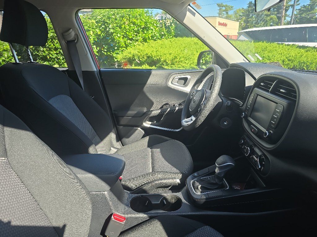 Certified 2021 Kia Soul LX FWD image 7