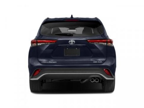 Used 2022 Toyota Highlander XLE image 5