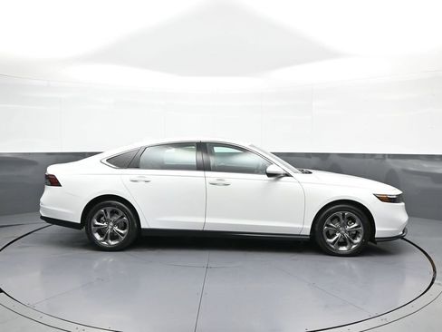 Certified 2023 Honda Accord EX image 5