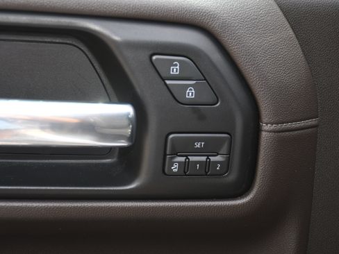 Used 2019 GMC Sierra 1500 SLT w/ SLT Premium Plus Package RWD image 11