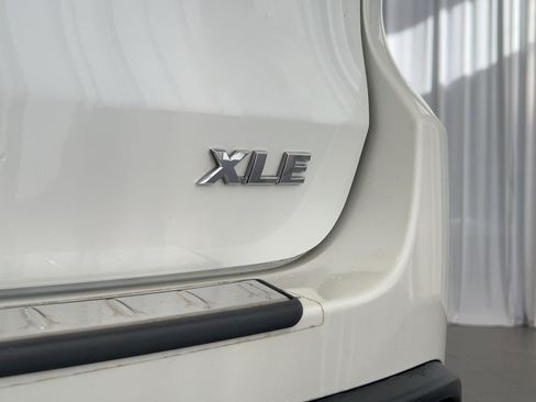 Used 2016 Toyota Highlander XLE image 33