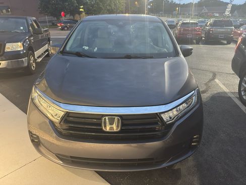 Used 2022 Honda Odyssey Touring image 2