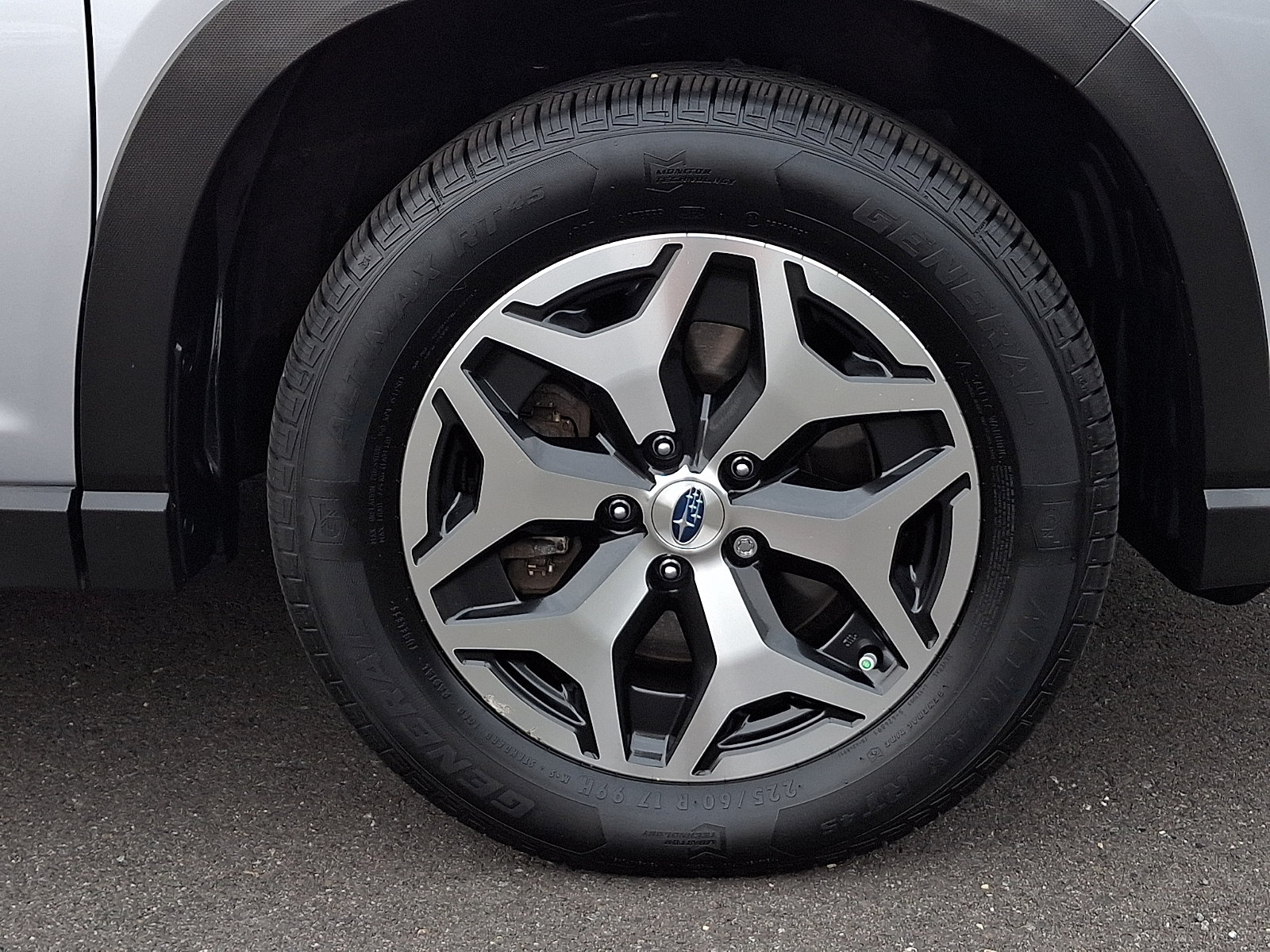 Certified 2023 Subaru Forester Premium AWD/4WD image 9
