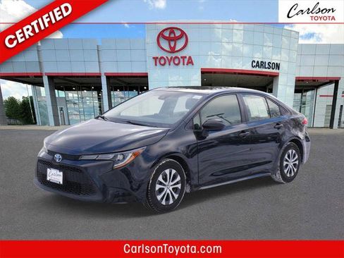 Certified 2022 Toyota Corolla LE image 1