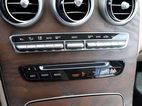 Used 2019 Mercedes-Benz GLC 300 4MATIC image 22