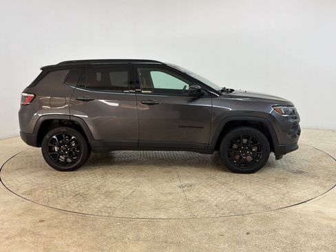 Used 2023 Jeep Compass Latitude w/ Sun and Sound Group AWD/4WD image 8