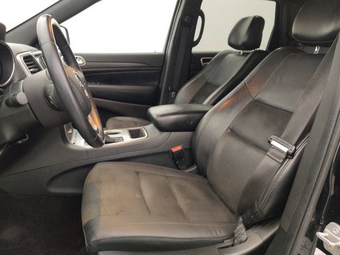 Used 2018 Jeep Grand Cherokee Altitude RWD image 17