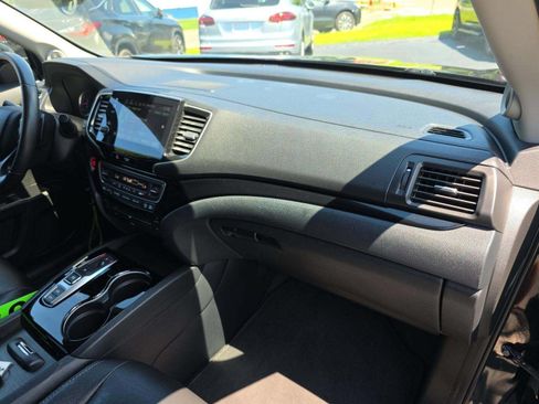 Used 2020 Honda Pilot Touring image 16