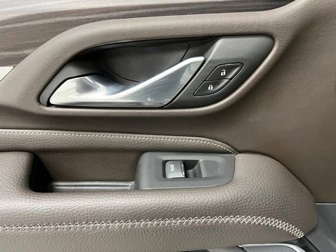 Used 2023 GMC Yukon Denali image 39