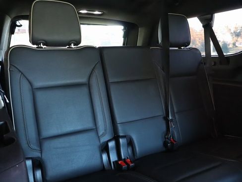 Used 2023 GMC Yukon XL SLT image 47