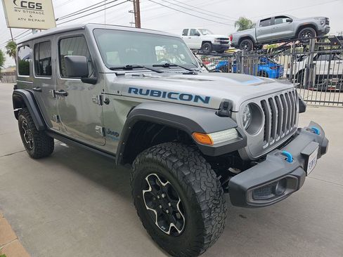 Used 2021 Jeep Wrangler Unlimited Rubicon 4xe w/ Cold Weather Group AWD/4WD image 3