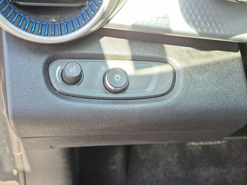 Used 2024 Chevrolet Trax LS FWD image 19