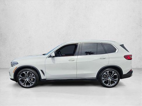 Certified 2023 BMW X5 xDrive40i w/ Parking Assistance Package AWD/4WD image 9