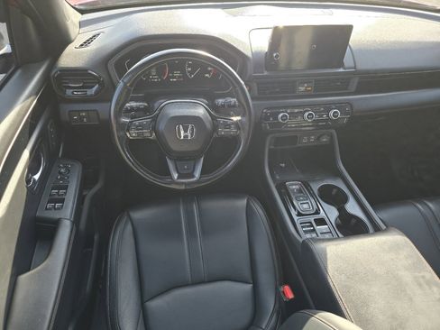 Used 2023 Honda Pilot TrailSport image 25