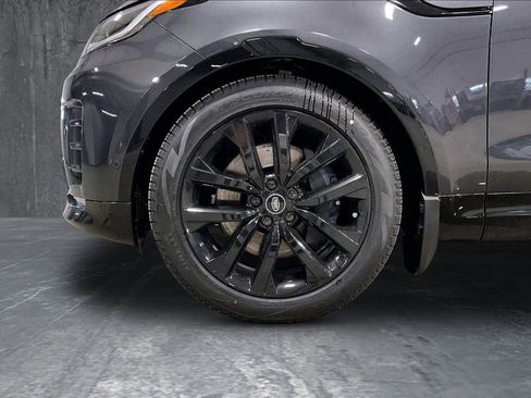 New 2026 Land Rover Discovery Limited Edition AWD/4WD image 12