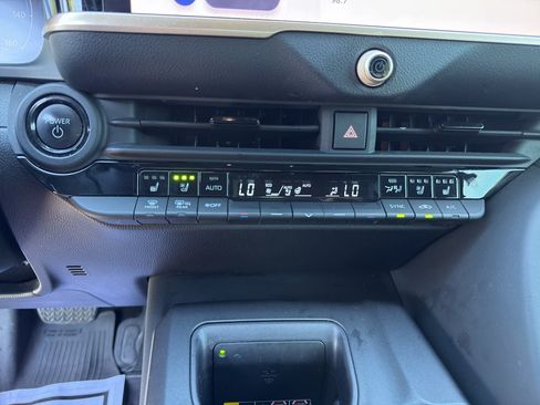 Used 2023 Toyota Crown AWD/4WD image 16