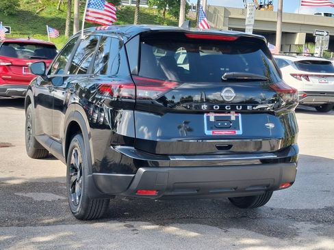 Used 2026 Nissan Rogue SV FWD image 6
