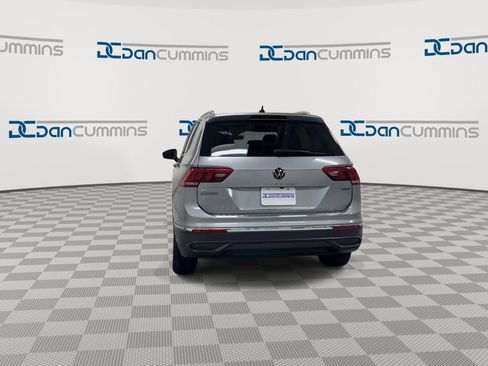 Used 2023 Volkswagen Tiguan SE image 7