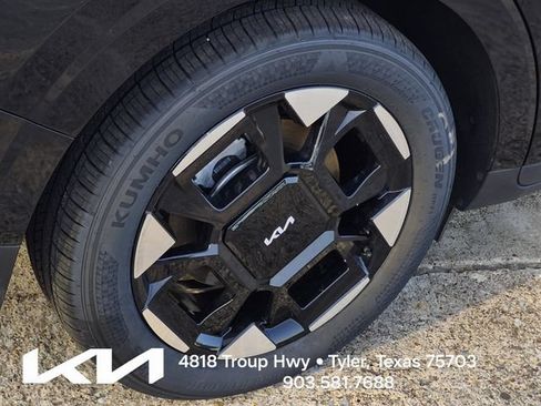 Certified 2025 Kia Carnival EX FWD image 7