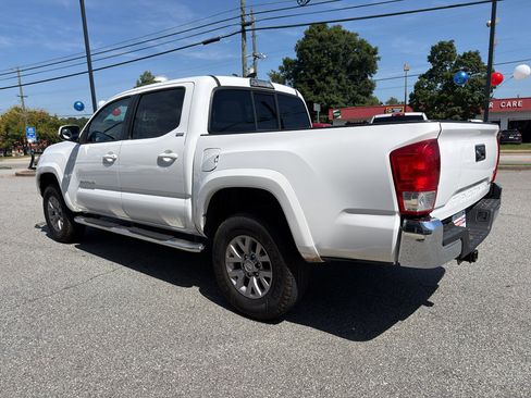 Used 2017 Toyota Tacoma SR5 w/ Tow Package RWD image 26