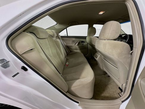 Used 2009 Toyota Camry LE FWD image 23