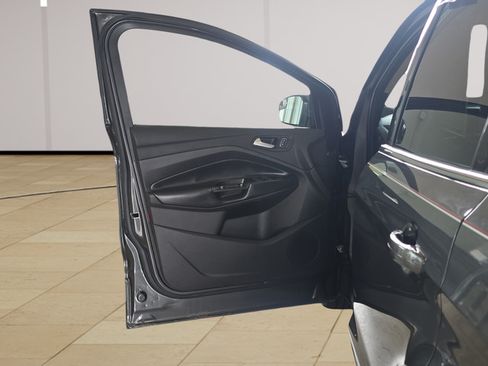 Used 2018 Ford Escape SE FWD image 10