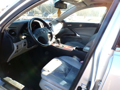 Used 2007 Lexus IS 350 image 10