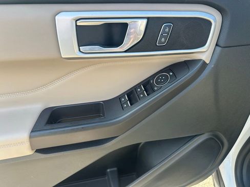 Used 2020 Ford Explorer XLT w/ Equipment Group 202A image 23