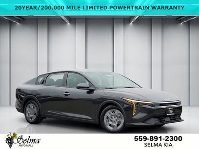 New 2025 Kia K4 LX