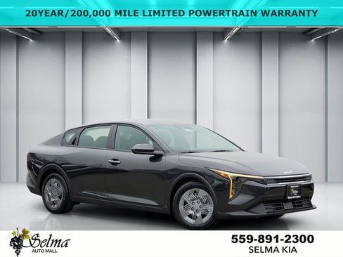 New 2025 Kia K4 LX image 1