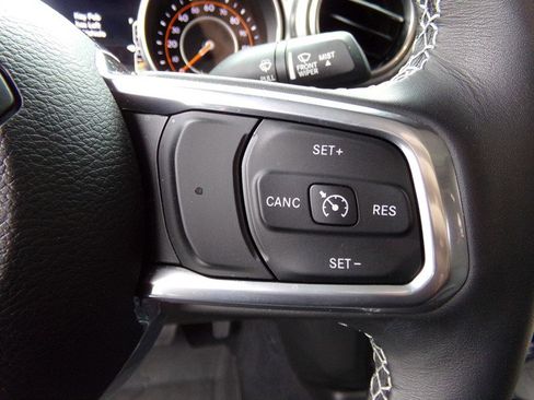 Used 2023 Jeep Gladiator Overland w/ Cold Weather Group image 58