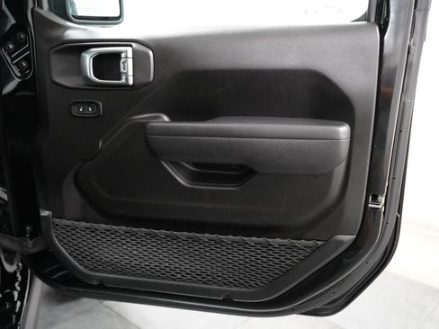 Used 2025 Jeep Wrangler Unlimited Sport AWD/4WD image 16