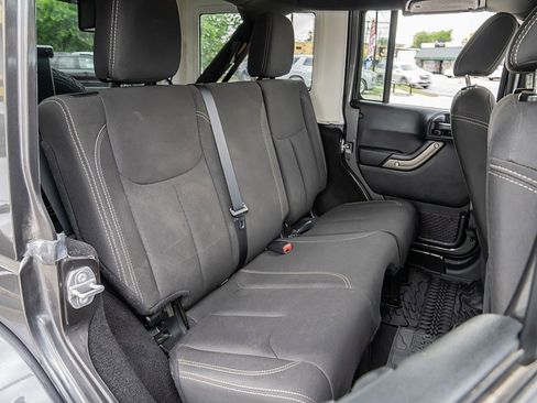 Used 2018 Jeep Wrangler Unlimited Sport AWD/4WD image 22