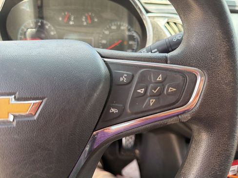 Used 2017 Chevrolet Malibu LT FWD image 15