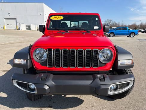 Used 2025 Jeep Gladiator Sport image 8