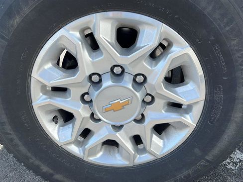 Used 2024 Chevrolet Silverado 2500 LT image 23