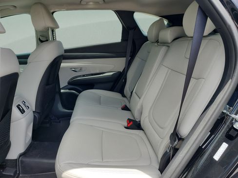 Certified 2025 Hyundai Tucson Limited FWD image 17