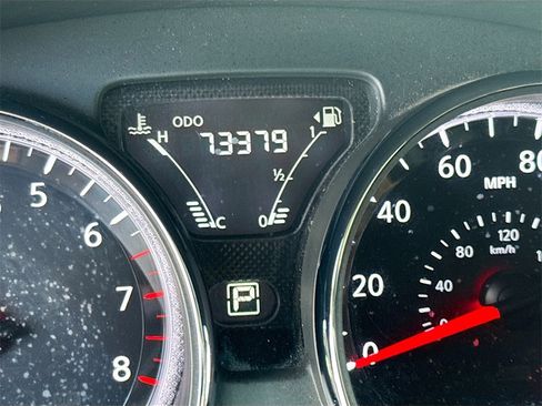 Used 2019 Nissan Versa SV image 13