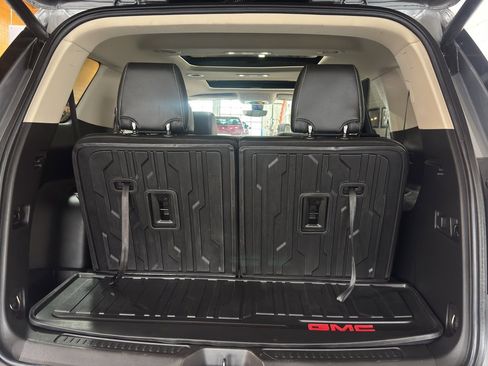 Used 2022 GMC Acadia Denali image 22