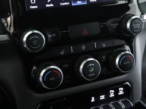 Used 2022 RAM 1500 Big Horn AWD/4WD image 14